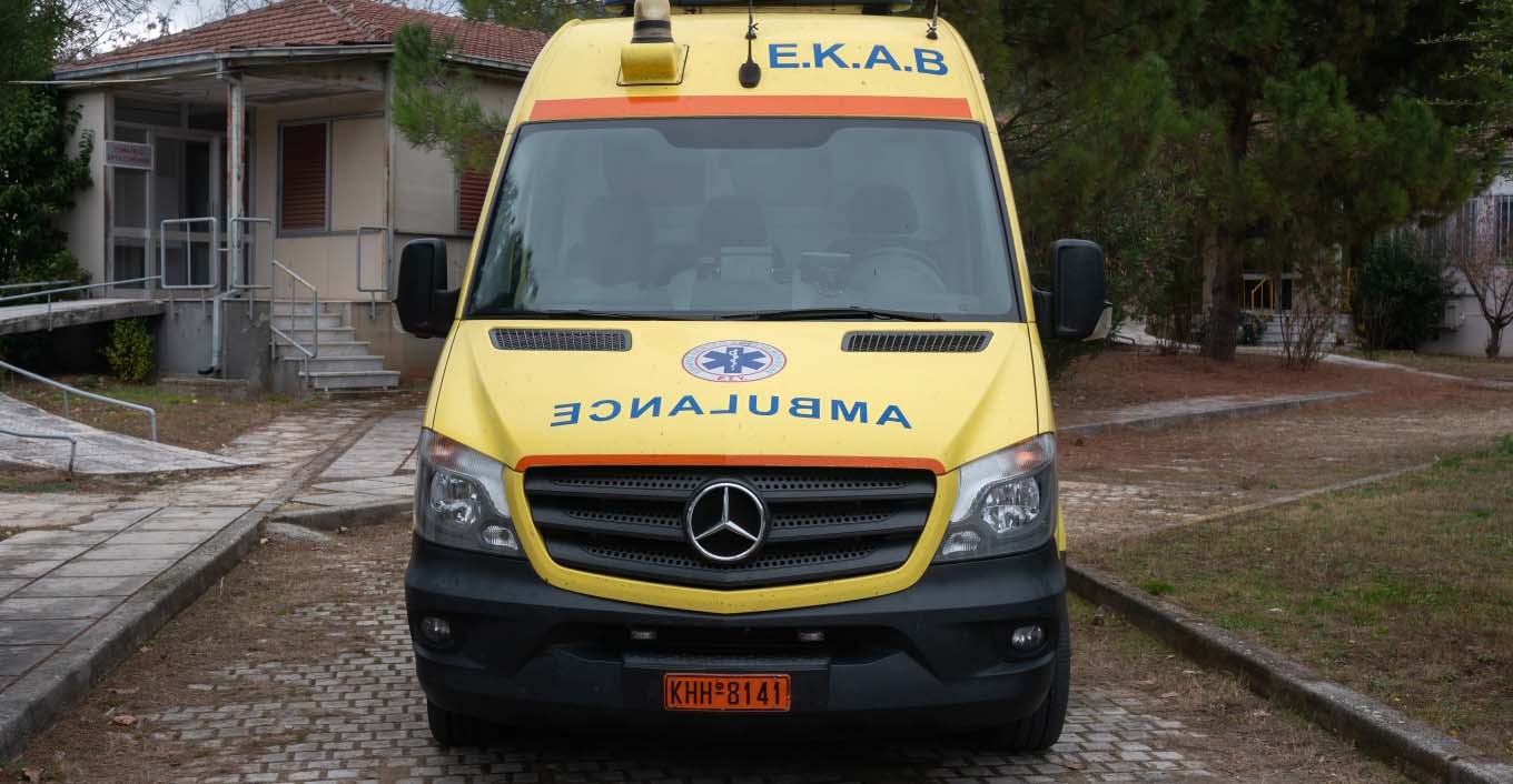 Ελλάδα: Μηχανάκι καρφώθηκε σε κολώνα - Νεκρός 35χρονος