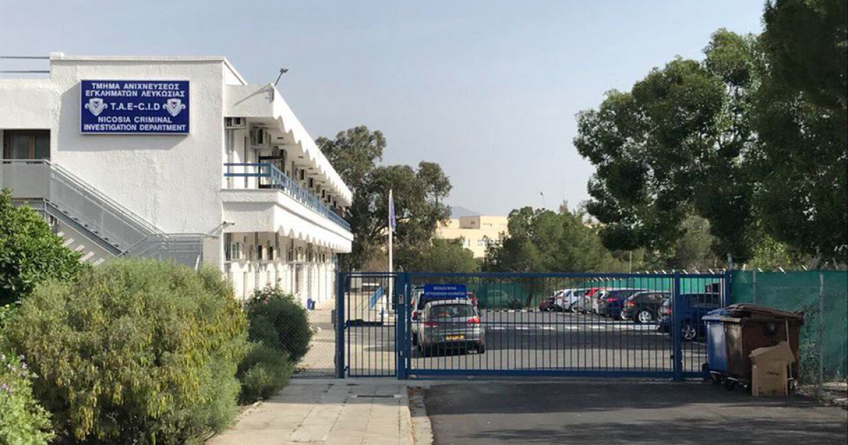 &Sigma;&omicron;&kappa; &sigma;&tau;&eta; &Lambda;&epsilon;&upsilon;&kappa;&omega;&sigma;ί&alpha;: &Sigma;&tau;&alpha; &chi;έ&rho;&iota;&alpha; &tau;&eta;&sigmaf; &Alpha;&sigma;&tau;&upsilon;&nu;&omicron;&mu;ί&alpha;&sigmaf; &eta; 14&chi;&rho;&omicron;&nu;&eta; &pi;&omicron;&upsilon; &xi;&upsilon;&lambda;&omicron;&phi;ό&rho;&tau;&omega;&sigma;&epsilon; &alpha;&nu;ή&lambda;&iota;&kappa;&eta; &ndash; &Epsilon;&nu;&tau;&omicron;&pi;ί&sigma;&tau;&eta;&kappa;&epsilon; &kappa;&alpha;&iota; &tau;&omicron; &theta;ύ&mu;&alpha;