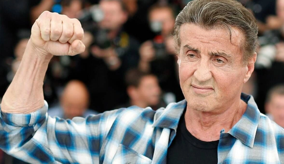 VIDEO - &Sigma;&iota;&lambda;&beta;έ&sigma;&tau;&epsilon;&rho; &Sigma;&tau;&alpha;&lambda;ό&nu;&epsilon;: &Alpha;&nu; &kappa;&alpha;&iota; 79 &epsilon;&tau;ώ&nu;, &sigma;&upsilon;&nu;&epsilon;&chi;ί&zeta;&epsilon;&iota; &tau;&omicron; &gamma;&upsilon;&mu;&nu;&alpha;&sigma;&tau;ή&rho;&iota;&omicron; &kappa;&alpha;&iota; &delta;&iota;&kappa;&alpha;ί&omega;&sigmaf; &alpha;&pi;&omicron;&theta;&epsilon;ώ&nu;&epsilon;&tau;&alpha;&iota; - &laquo;&Omicron; &Sigma;&lambda;ά&iota; &delta;&epsilon;&nu; &gamma;&epsilon;&rho;&nu;ά&epsilon;&iota; &pi;&omicron;&tau;έ&raquo;