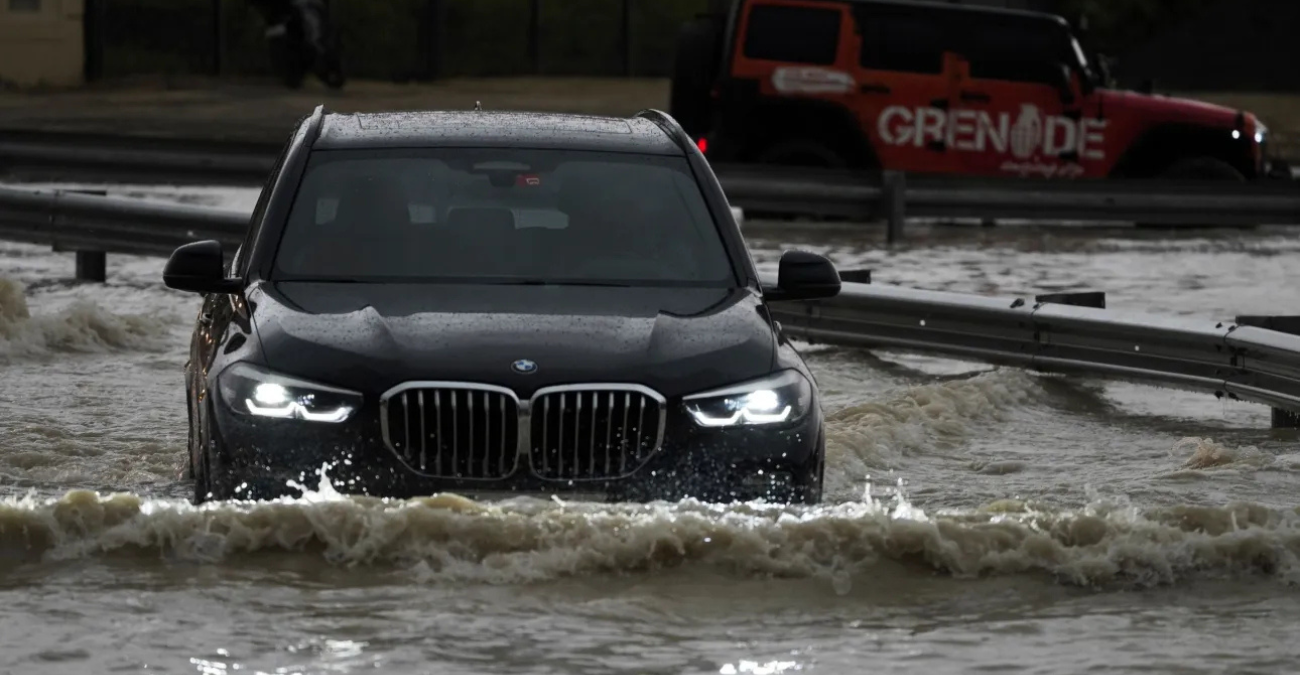 Αφορά Κύπριους που ταξιδεύουν: Ισχυρή κακοκαιρία πλήττει το Ντουμπάι και το Άμπου Ντάμπι - Δεκάδες πτήσεις ακυρώθηκαν