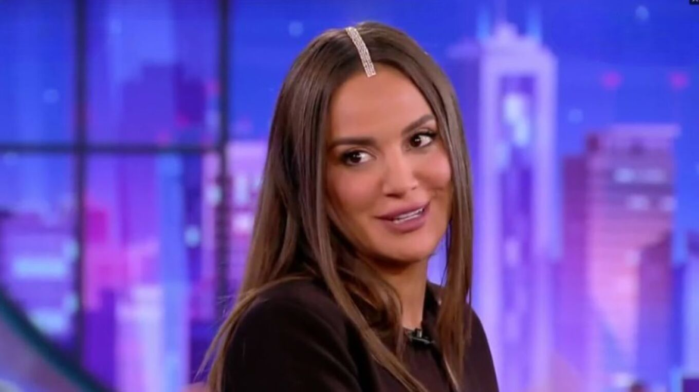 Ρία Ελληνίδου: Ακούστηκε φήμη πως πλήρωσα κάποια γυναίκα να παραστήσει τη γιαγιά μου για να δείξω ότι είμαι Ελληνίδα Ρία Ελληνίδου: Ακούστηκε φήμη πως πλήρωσα κάποια γυναίκα να παραστήσει τη γιαγιά μου για να δείξω ότι είμαι Ελληνίδα
