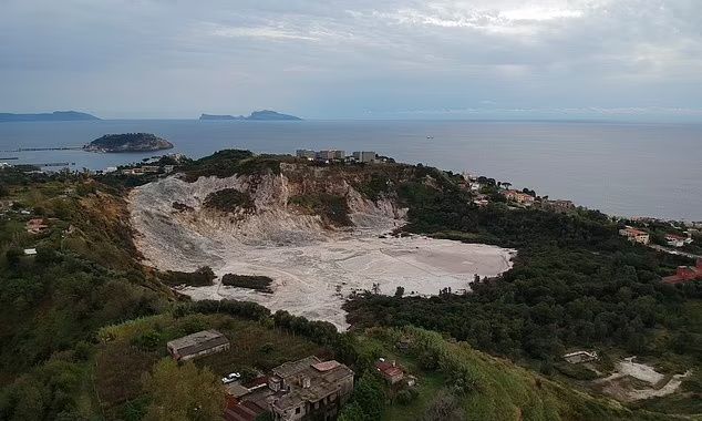 Παγκόσμιος συναγερμός: Ξύπνησε ένα από τα μεγαλύτερα ηφαίστεια
