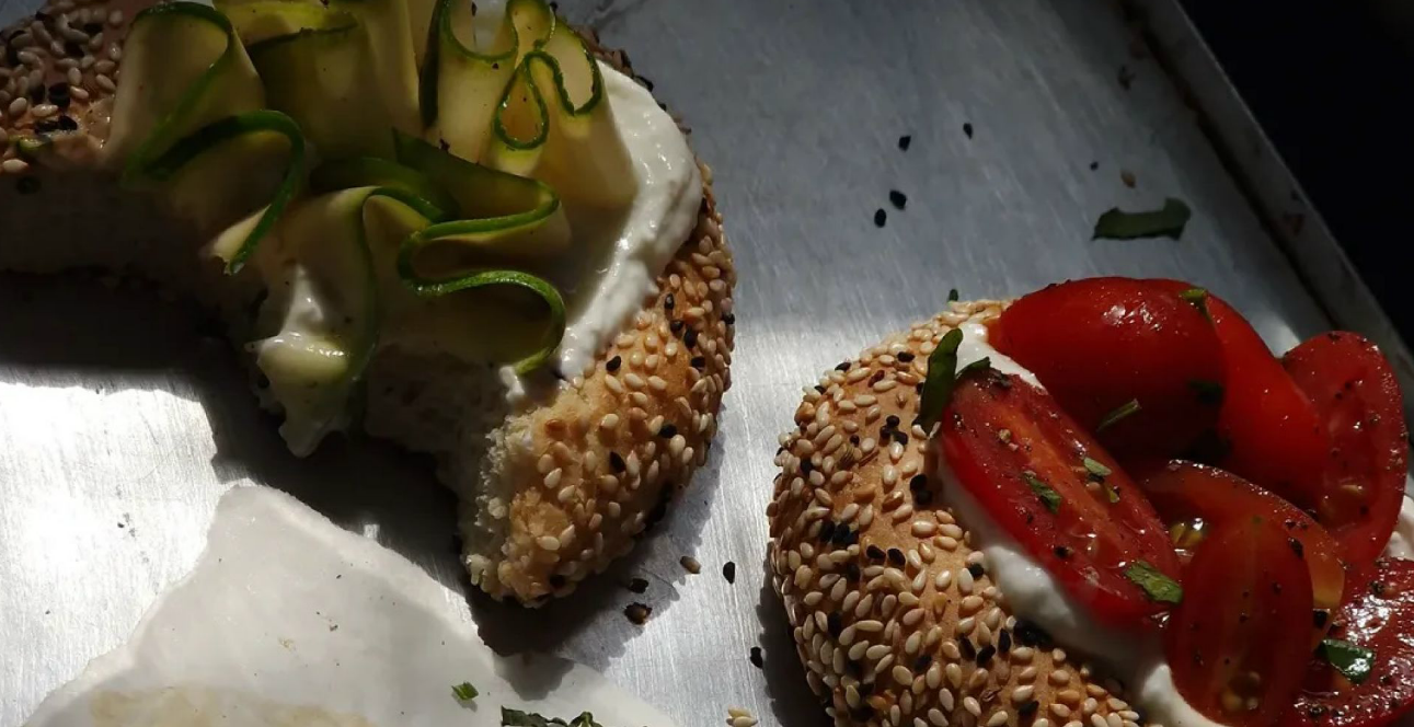 Αυτό είναι το νέο στέκι της Έγκωμης που κάνει τη Λευκωσία να μυρίζει…κανέλα – Μια γευστική εμπειρία που θα σας συναρπάσει