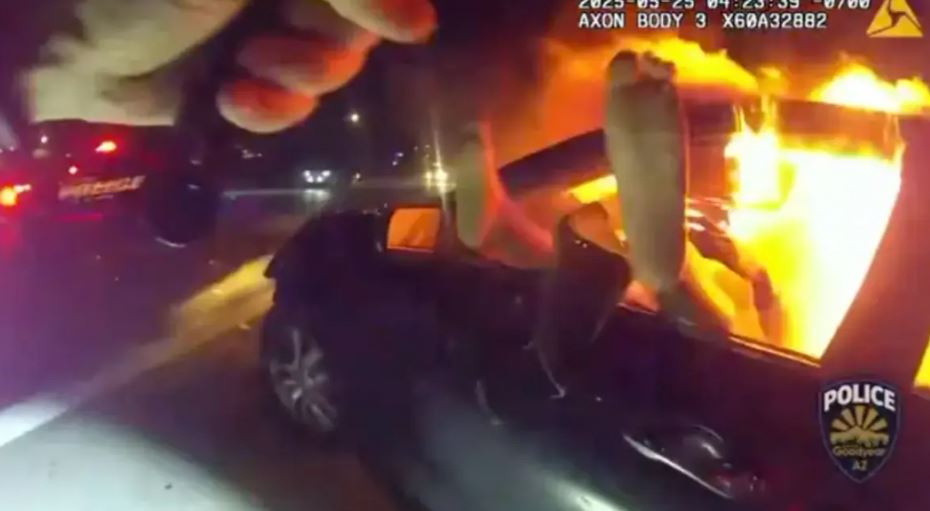 VIDEO – Αριζόνα: Δραματική διάσωση από φλεγόμενο αυτοκίνητο