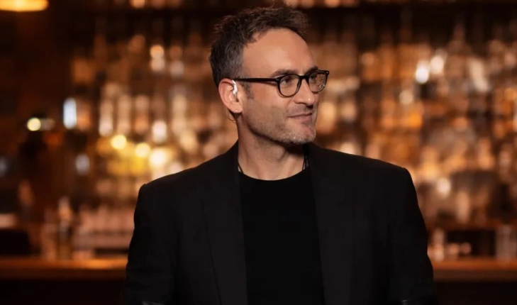 &Kappa;&omega;&mu;&omicron;&delta;&rho;ό&mu;&omicron;&sigmaf;: H &alpha;&pi;&omicron;&kappa;ά&lambda;&upsilon;&psi;&eta; &gamma;&iota;&alpha; ό&sigma;&alpha; &tau;&omicron;&upsilon; &epsilon;ί&pi;&epsilon; &eta; &kappa;ό&rho;&eta; &tau;&omicron;&upsilon; - &laquo;&Tau;&omicron; &pi;&iota;&omicron; &gamma;&lambda;&upsilon;&kappa;ό &gamma;&iota;&alpha; &mu;έ&nu;&alpha; ή&tau;&alpha;&nu; ό&tau;&iota; &mu;&omicron;&upsilon; &epsilon;ί&pi;&epsilon;&hellip;&raquo;