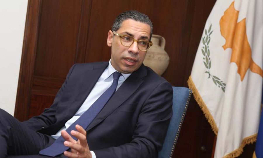 &Sigma;&tau;&omicron; &tau;&rho;&alpha;&pi;έ&zeta;&iota; &tau;&alpha; &pi;&upsilon;&rho;&eta;&nu;&iota;&kappa;ά &tau;&omicron;&upsilon; &Iota;&rho;ά&nu; &kappa;&alpha;&iota; &omicron;&iota; &epsilon;&pi;&alpha;&phi;έ&sigmaf; &sigma;&tau;&omicron; &Omicron;&mu;ά&nu;: &Tau;&iota; &sigma;&upsilon;&zeta;ή&tau;&eta;&sigma;&alpha;&nu; &Kappa;ό&mu;&pi;&omicron;&sigmaf; &kappa;&alpha;&iota; &Alpha;&rho;&alpha;&gamma;&tau;&sigma;ί