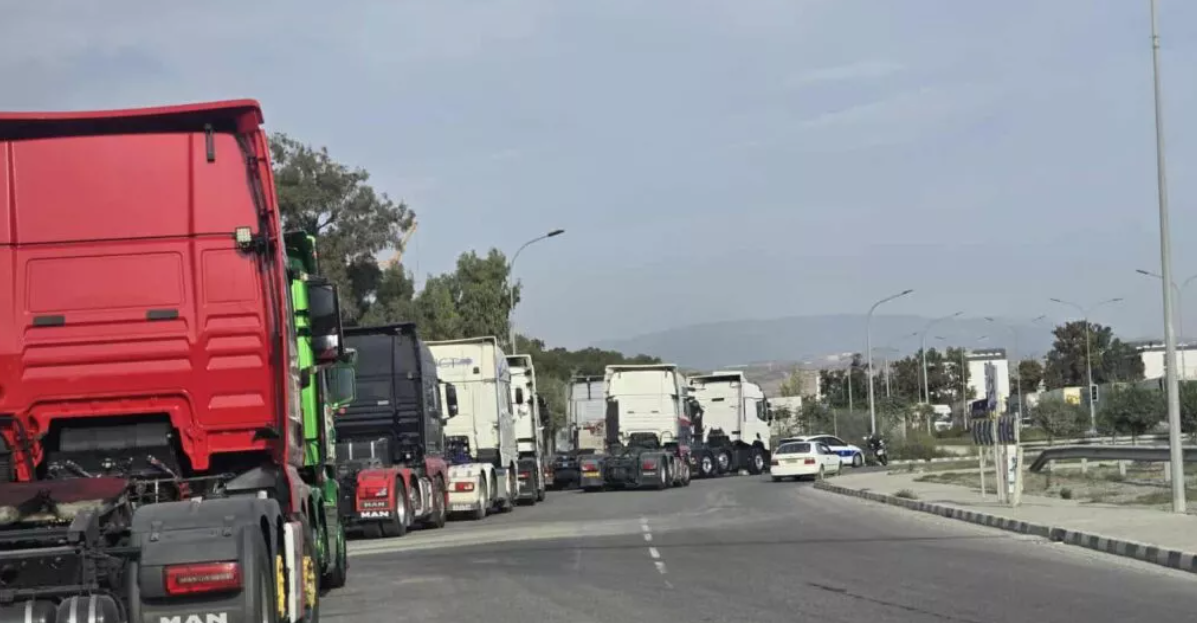 Τερματίζεται η επ’ αόριστον απεργία των μεταφορέων – Προηγήθηκε συνάντηση στο Προεδρικό