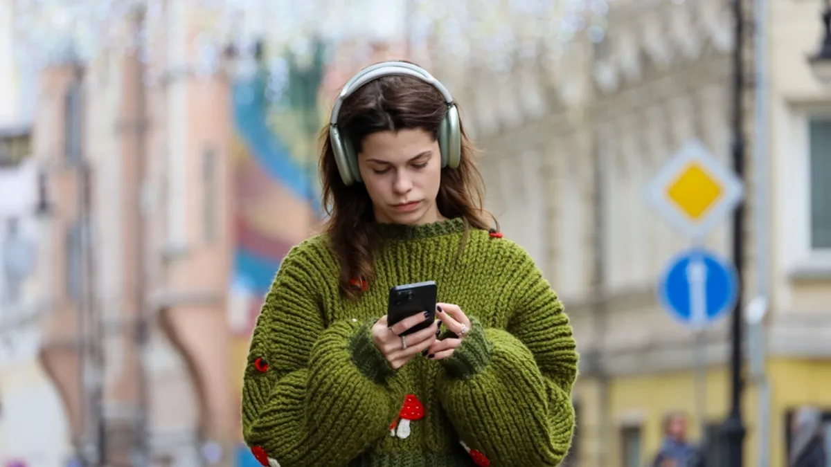 &Epsilon;&pi;&iota;&kappa;ί&nu;&delta;&upsilon;&nu;&alpha; &tau;&omicron;&xi;&iota;&kappa;ά &sigma;&epsilon; &alpha;&kappa;&omicron;&upsilon;&sigma;&tau;&iota;&kappa;ά &pi;&omicron;&upsilon; &phi;&omicron;&rho;&omicron;ύ&nu; &omicron;&iota; &nu;έ&omicron;&iota; &ndash; &Tau;&iota; &delta;&epsilon;ί&chi;&nu;&epsilon;&iota; &epsilon;&upsilon;&rho;&omega;&pi;&alpha;ϊ&kappa;ή έ&rho;&epsilon;&upsilon;&nu;&alpha;