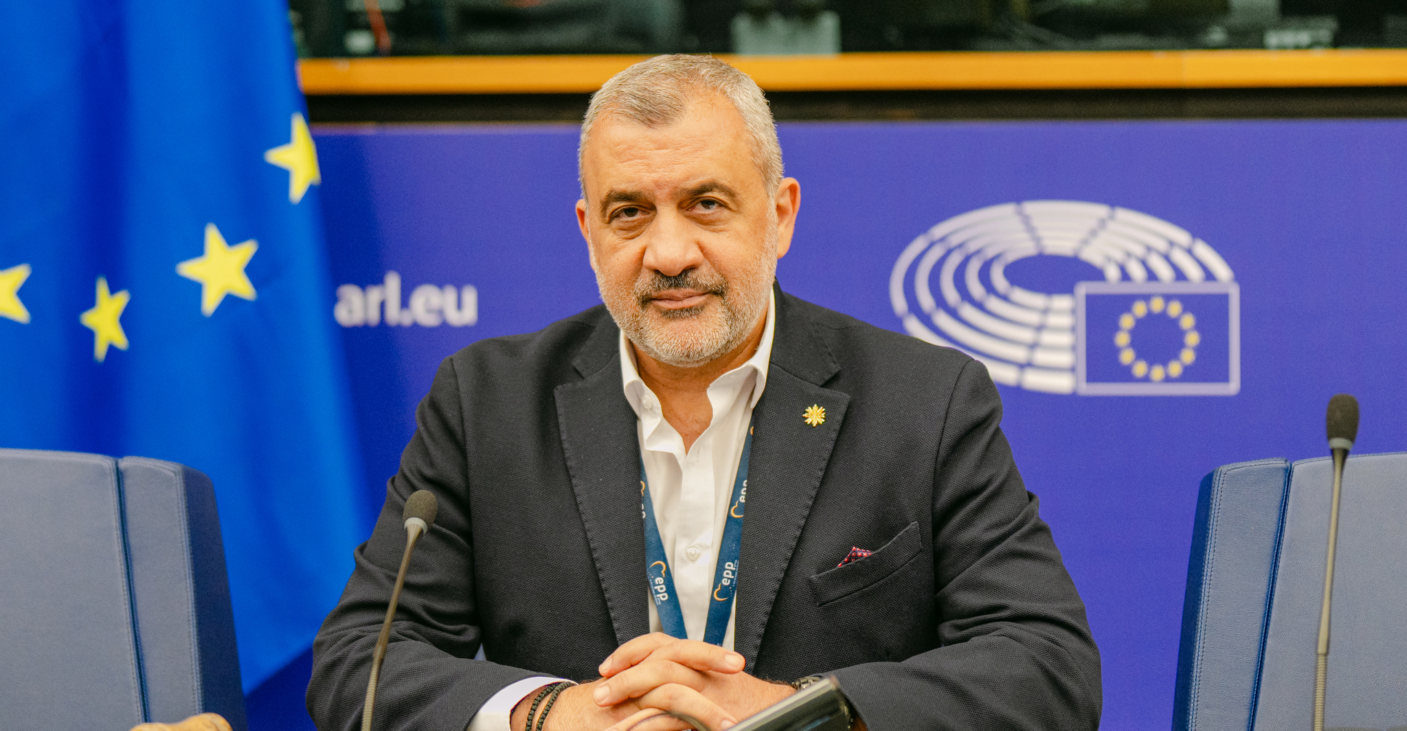 &Upsilon;&pi;&epsilon;&rho;&psi;&eta;&phi;ί&sigma;&tau;&eta;&kappa;&epsilon; &eta; έ&kappa;&theta;&epsilon;&sigma;&eta; &tau;&omicron;&upsilon; &Lambda;&omicron;&upsilon;&kappa;ά &Phi;&omicron;&upsilon;&rho;&lambda;ά &gamma;&iota;&alpha; &tau;&omicron;&upsilon;&sigmaf; &epsilon;&rho;&gamma;&alpha;&zeta;ό&mu;&epsilon;&nu;&omicron;&upsilon;&sigmaf; &sigma;&tau;&eta;&nu; &upsilon;&gamma;&epsilon;ί&alpha;