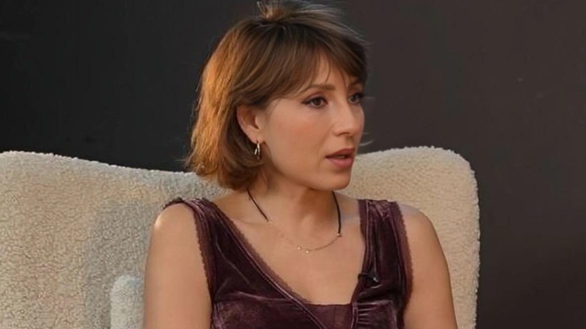 &Epsilon;&upsilon;&delta;&omicron;&kappa;ί&alpha; &Rho;&omicron;&upsilon;&mu;&epsilon;&lambda;&iota;ώ&tau;&eta;: &laquo;&Mu;&omicron;&upsilon; &sigma;&tau;&omicron;&iota;&chi;ί&zeta;&epsilon;&iota; &pi;&omicron;&upsilon; &omicron; &gamma;&iota;&omicron;&sigmaf; &mu;&omicron;&upsilon; &delta;&epsilon;&nu; έ&chi;&epsilon;&iota; ά&lambda;&lambda;&alpha; &delta;ύ&omicron; &alpha;&delta;έ&rho;&phi;&iota;&alpha;&raquo;