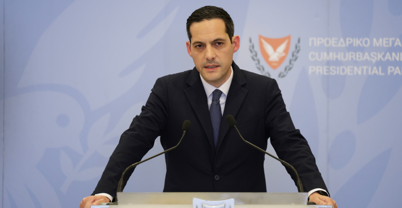 &Lambda;&epsilon;&tau;&upsilon;&mu;&pi;&iota;ώ&tau;&eta;&sigmaf; &gamma;&iota;&alpha; &nu;&alpha;&upsilon;ά&gamma;&iota;&omicron; &sigma;&tau;&eta;&nu; &Kappa;&epsilon;&rho;ύ&nu;&epsilon;&iota;&alpha;: &laquo;&Beta;&alpha;&theta;&iota;ά &theta;&lambda;ί&psi;&eta; &kappa;&alpha;&iota; &alpha;&gamma;&omega;&nu;ί&alpha;&raquo; - &Tau;&iota; &pi;&rho;ό&tau;&epsilon;&iota;&nu;&epsilon; &eta; &Kappa;&upsilon;&pi;&rho;&iota;&alpha;&kappa;ή &Delta;&eta;&mu;&omicron;&kappa;&rho;&alpha;&tau;ί&alpha;