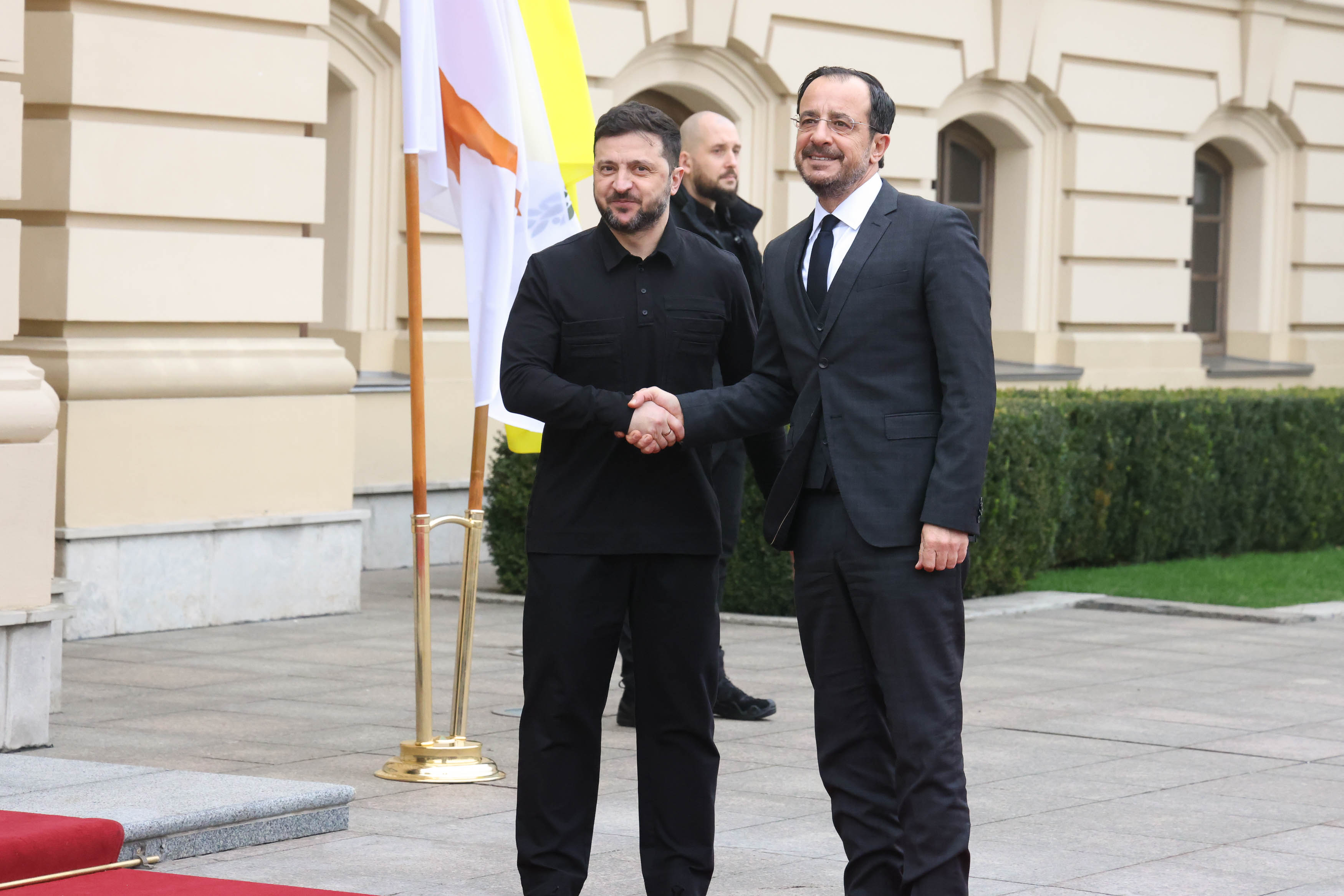 Μήνυμα στήριξης ΠτΔ προς Ζελένσκι – «Γνωρίζουμε από πρώτο χέρι τι σημαίνει εισβολή και κατοχή»