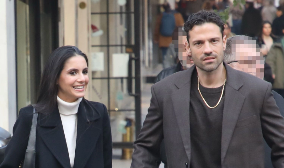 &Alpha;&lambda;&epsilon;&xi;ά&nu;&delta;&rho;&alpha; &Nu;ί&kappa;&alpha;: &Eta; &upsilon;&pi;έ&rho;&omicron;&chi;&eta; &phi;&omega;&tau;ό &tau;&eta;&sigmaf; &mu;&epsilon; &phi;&omicron;&upsilon;&sigma;&kappa;&omega;&mu;έ&nu;&eta; &kappa;&omicron;&iota;&lambda;ί&tau;&sigma;&alpha;, &sigma;&tau;&omicron;&nu; 7&omicron; &mu;ή&nu;&alpha; &tau;&eta;&sigmaf; &epsilon;&gamma;&kappa;&upsilon;&mu;&omicron;&sigma;ύ&nu;&eta;&sigmaf; &tau;&eta;&sigmaf;