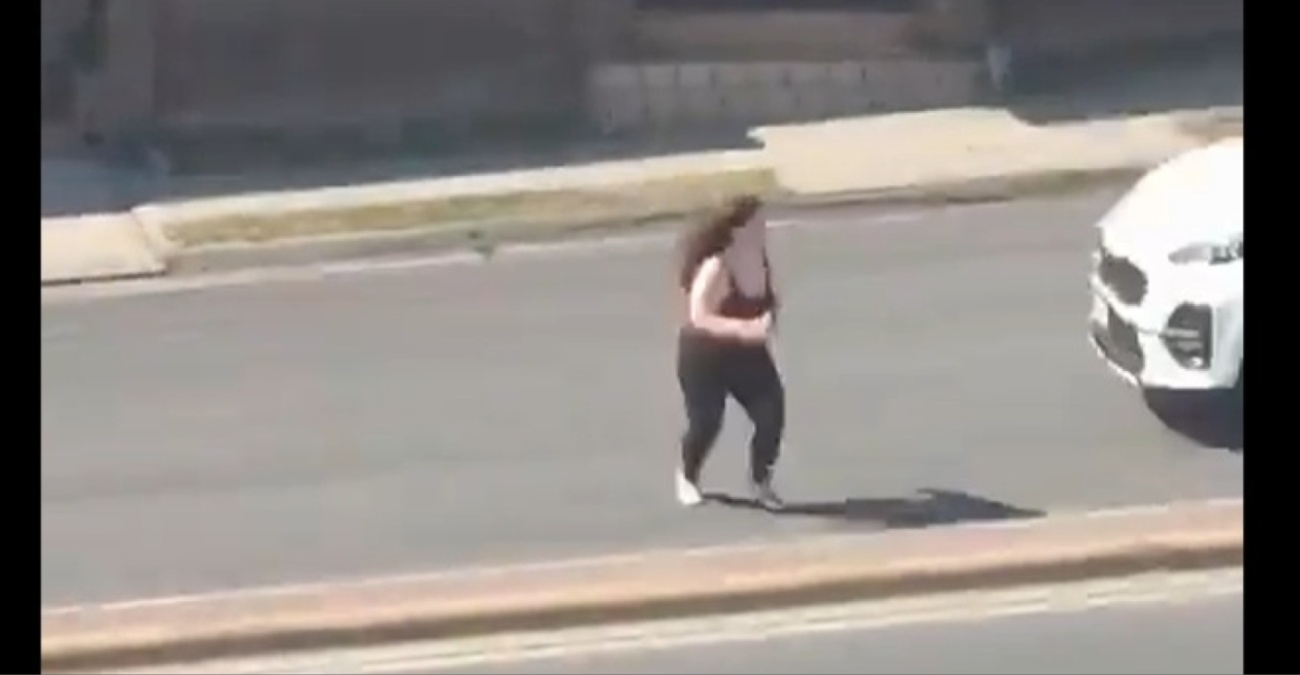 &Beta;&Iota;&Nu;&Tau;&Epsilon;&Omicron;: &Sigma;&omicron;&kappa;&alpha;&rho;&iota;&sigma;&tau;&iota;&kappa;ό &tau;&rho;&omicron;&chi;&alpha;ί&omicron; &sigma;&tau;&omicron; &Mu;&epsilon;&xi;&iota;&kappa;ό &ndash; &Gamma;&upsilon;&nu;&alpha;ί&kappa;&alpha; &beta;&gamma;&alpha;ί&nu;&epsilon;&iota; &xi;&alpha;&phi;&nu;&iota;&kappa;ά &sigma;&tau;&omicron;&nu; &delta;&rho;ό&mu;&omicron; &kappa;&alpha;&iota; &alpha;&upsilon;&tau;&omicron;&kappa;ί&nu;&eta;&tau;&omicron; &tau;&eta;&nu; &epsilon;&kappa;&tau;&omicron;&xi;&epsilon;ύ&epsilon;&iota; &mu;έ&tau;&rho;&alpha; &mu;&alpha;&kappa;&rho;&iota;ά