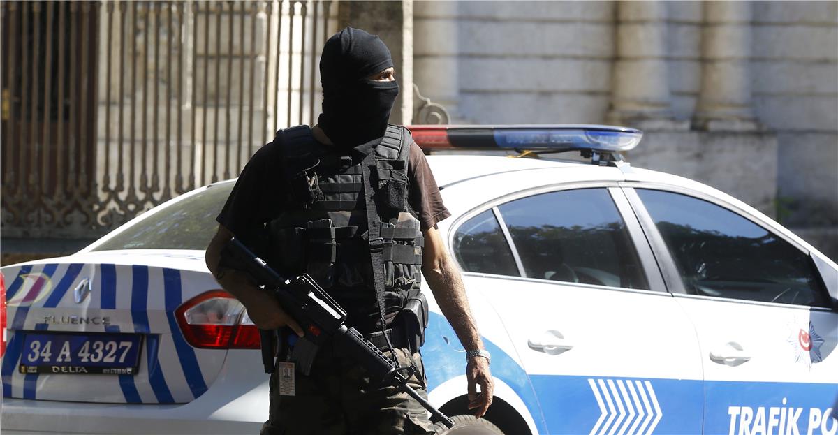 &Alpha;&iota;&mu;&alpha;&tau;&eta;&rho;ή &epsilon;&pi;ί&theta;&epsilon;&sigma;&eta; &sigma;&tau;&eta;&nu; &Tau;&omicron;&upsilon;&rho;&kappa;ί&alpha;: &Alpha;&nu;ή&lambda;&iota;&kappa;&omicron;&sigmaf; ά&nu;&omicron;&iota;&xi;&epsilon; &pi;&upsilon;&rho; &kappa;&alpha;&iota; &sigma;&kappa;ό&tau;&omega;&sigma;&epsilon; &tau;έ&sigma;&sigma;&epsilon;&rho;&alpha; ά&tau;&omicron;&mu;&alpha;