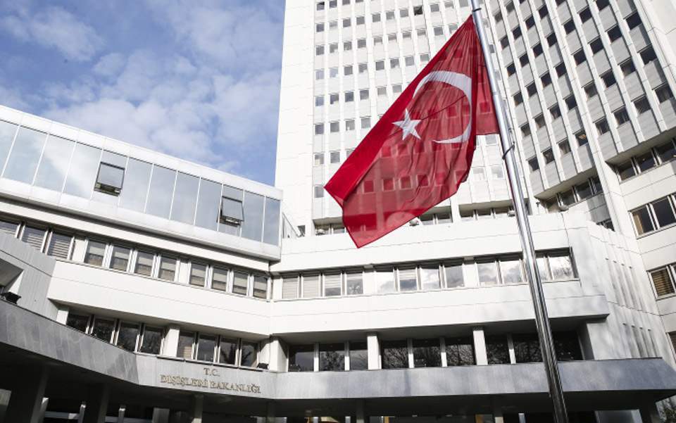 Επιμένει στην κυριαρχική ισότητα και βλέπει «μερική πρόοδο» στην άτυπη της Νέας Υόρκης