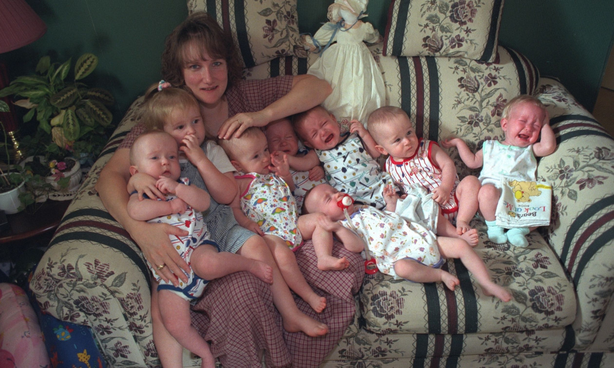 Γέννησε… επτάδυμα πριν από 28 χρόνια