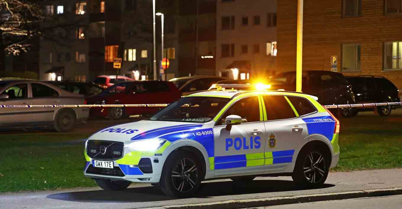 &Sigma;&omicron;&upsilon;&eta;&delta;ό&sigmaf; &kappa;&alpha;&tau;&eta;&gamma;&omicron;&rho;&epsilon;ί&tau;&alpha;&iota; ό&tau;&iota; &epsilon;&xi;&alpha;&nu;ά&gamma;&kappa;&alpha;&sigma;&epsilon; &tau;&eta; &sigma;ύ&zeta;&upsilon;&gamma;ό &tau;&omicron;&upsilon; &sigma;&epsilon; &sigma;&epsilon;&xi;&omicron;&upsilon;&alpha;&lambda;&iota;&kappa;έ&sigmaf; &pi;&rho;ά&xi;&epsilon;&iota;&sigmaf; &mu;&epsilon; &pi;&epsilon;&rho;&iota;&sigma;&sigma;ό&tau;&epsilon;&rho;&omicron;&upsilon;&sigmaf; &alpha;&pi;ό 120 ά&nu;&delta;&rho;&epsilon;&sigmaf;