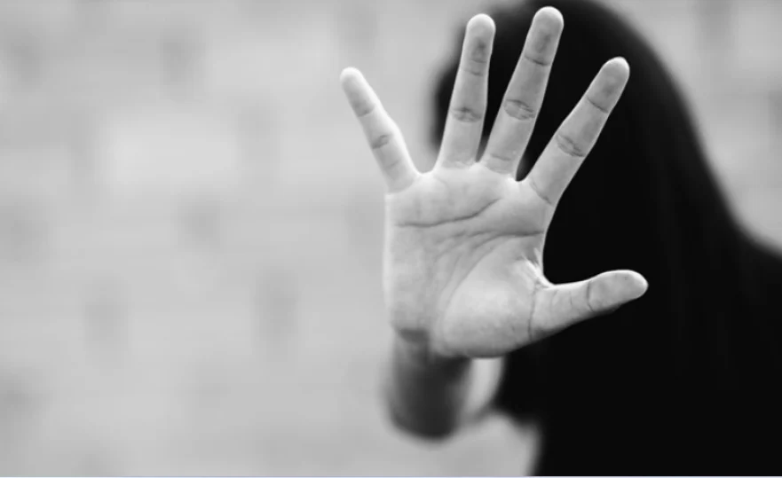 Άφαντες οι δύο αδελφές που είναι μάρτυρες κατηγορίας σε δίκη εναντίον της οικογένειάς τους στην Κύπρο