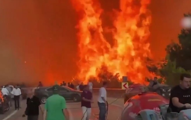 Τεράστιες φωτιές στην Τουρκία – 3.500 άτομα απομακρύνθηκαν από τα σπίτια τους στην Προύσα Τεράστιες φωτιές στην Τουρκία – 3.500 άτομα απομακρύνθηκαν από τα σπίτια τους στην Προύσα