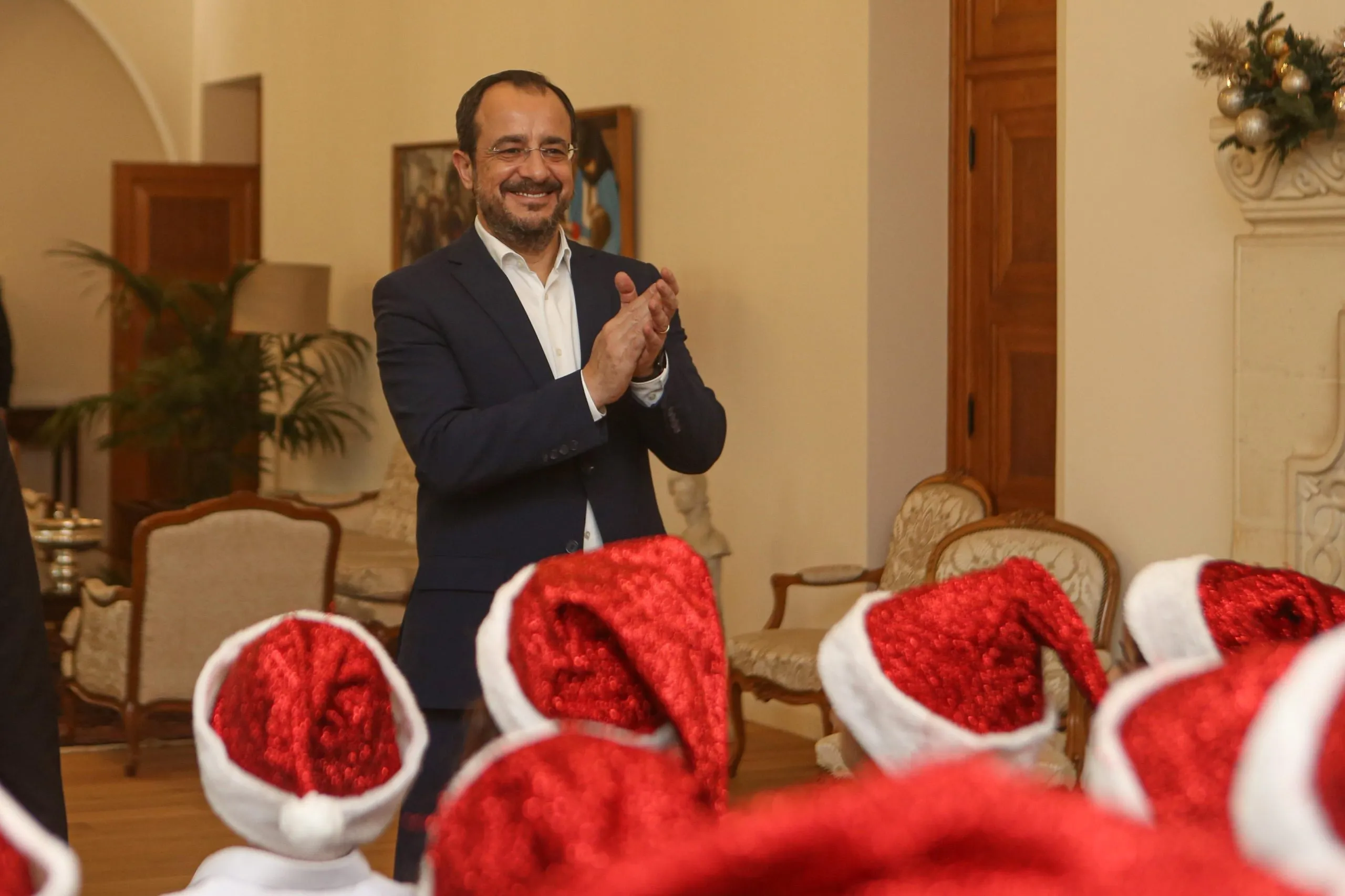 &Mu;&alpha;&theta;&eta;&tau;έ&sigmaf; &alpha;&pi;ό &sigma;&chi;&omicron;&lambda;&epsilon;ί&alpha; &tau;&eta;&sigmaf; &Lambda;&epsilon;&upsilon;&kappa;&omega;&sigma;ί&alpha;&sigmaf; έ&psi;&alpha;&lambda;&alpha;&nu; &tau;&alpha; &kappa;ά&lambda;&alpha;&nu;&tau;&alpha; &sigma;&tau;&omicron;&nu; &Pi;&tau;&Delta; - &laquo;&Nu;&alpha; &delta;ώ&sigma;&omicron;&upsilon;&mu;&epsilon; έ&mu;&phi;&alpha;&sigma;&eta; &sigma;&tau;&eta;&nu; &Tau;&epsilon;&chi;&nu;&iota;&kappa;ή &Epsilon;&kappa;&pi;&alpha;ί&delta;&epsilon;&upsilon;&sigma;&eta;&raquo;