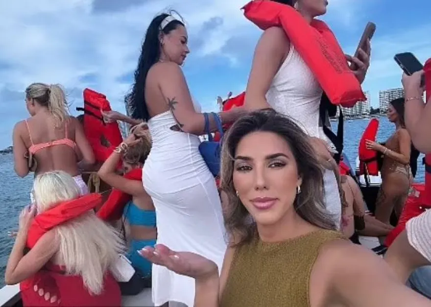 Σκάφος ,5 εκατ. της Lamborghini βυθίστηκε στο Μαϊάμι, ενώ μετέφερε 30 influencers με μπικίνι