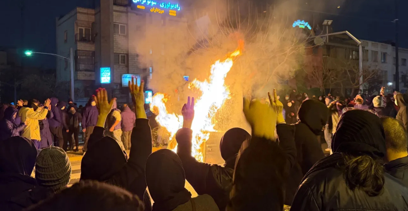 &Iota;&rho;ά&nu;: &Kappa;&alpha;&tau;&alpha;&gamma;&gamma;&epsilon;&lambda;ί&epsilon;&sigmaf; ό&tau;&iota; &omicron;&iota; &Alpha;&rho;&chi;έ&sigmaf; &zeta;&eta;&tau;&omicron;ύ&nu; &chi;&iota;&lambda;&iota;ά&delta;&epsilon;&sigmaf; &delta;&omicron;&lambda;ά&rho;&iota;&alpha; &gamma;&iota;&alpha; &pi;&alpha;&rho;ά&delta;&omicron;&sigma;&eta; &sigma;&omicron;&rho;ώ&nu; &delta;&iota;&alpha;&delta;&eta;&lambda;&omega;&tau;ώ&nu;