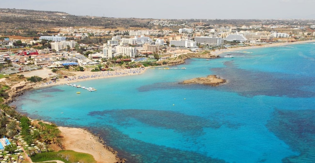 Ολοκαίνουργια ντουζ στον Πρωταρά αλλά… θα το πληρώνεις – Λειτουργούν με ηλιακή ενέργεια Ολοκαίνουργια ντουζ στον Πρωταρά αλλά… θα το πληρώνεις – Λειτουργούν με ηλιακή ενέργεια