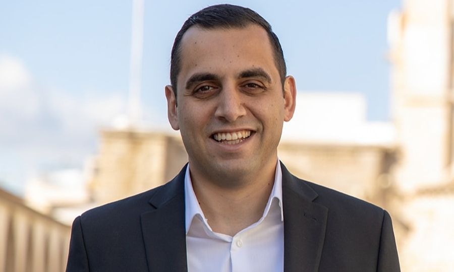 Έ&tau;&rho;&epsilon;&xi;&epsilon; ό&lambda;&eta; &tau;&eta;&nu; &pi;&omicron;&rho;&epsilon;ί&alpha; &Chi;&rho;&iota;&sigma;&tau;&omicron;&delta;&omicron;ύ&lambda;&alpha;&sigmaf; &kappa;&alpha;&iota; έ&sigma;&tau;&epsilon;&iota;&lambda;&epsilon; &mu;ή&nu;&upsilon;&mu;&alpha; &omicron; &Alpha;&nu;&delta;&rho;έ&alpha;&sigmaf; &Alpha;&pi;&omicron;&sigma;&tau;ό&lambda;&omicron;&upsilon; - &laquo;&Kappa;&alpha;&nu;έ&nu;&alpha;&sigmaf; &mu;ό&nu;&omicron;&sigmaf; &epsilon;&nu;ά&nu;&tau;&iota;&alpha; &sigma;&tau;&omicron;&nu; &kappa;&alpha;&rho;&kappa;ί&nu;&omicron;&raquo;