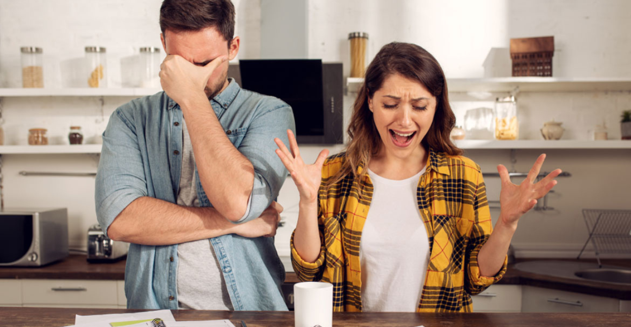 &Sigma;&chi;έ&sigma;&epsilon;&iota;&sigmaf;: &Tau;&alpha; &tau;&rho;ί&alpha; &sigma;&eta;&mu;ά&delta;&iota;&alpha; ό&tau;&iota; &delta;&epsilon;&nu; &tau;&alpha;&iota;&rho;&iota;ά&zeta;&epsilon;&tau;&epsilon; &sigma;&tau;&alpha; &omicron;&iota;&kappa;&omicron;&nu;&omicron;&mu;&iota;&kappa;ά