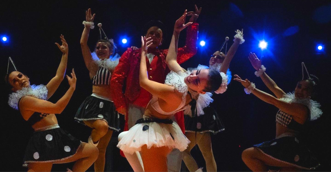 &Eta; &mu;&alpha;&gamma;&epsilon;ί&alpha; &tau;&omicron;&upsilon; &iota;&tau;&alpha;&lambda;&iota;&kappa;&omicron;ύ Circus Atmosphere &laquo;&pi;&rho;&omicron;&sigma;&gamma;&epsilon;&iota;ώ&theta;&eta;&kappa;&epsilon;&raquo; &sigma;&tau;&eta; &Lambda;&epsilon;&upsilon;&kappa;&omega;&sigma;ί&alpha; &ndash; Έ&nu;&alpha; &upsilon;&pi;&epsilon;&rho;&theta;έ&alpha;&mu;&alpha; &pi;&omicron;&upsilon; &kappa;ό&beta;&epsilon;&iota; &tau;&eta;&nu; &alpha;&nu;ά&sigma;&alpha;