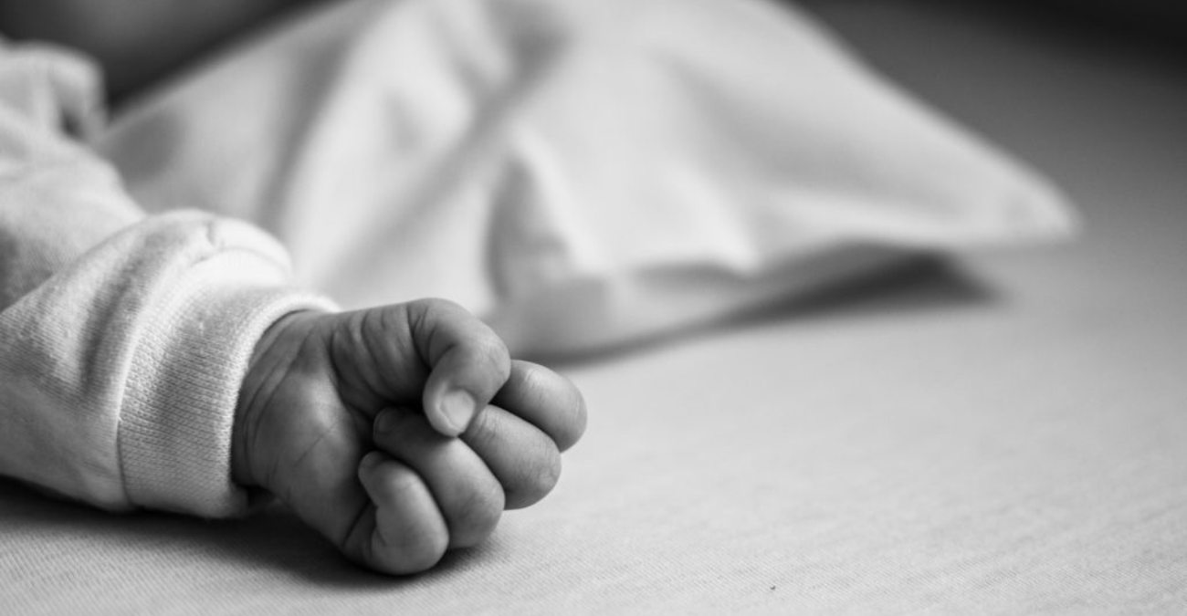 Νεαρός πατέρας από το Κονγκό διέμενε σε υπόγειο ξενοδοχείου με το 5χρονο παιδάκι του Νεαρός πατέρας από το Κονγκό διέμενε σε υπόγειο ξενοδοχείου με το 5χρονο παιδάκι του
