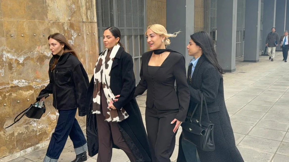 &Sigma;ή&mu;&epsilon;&rho;&alpha; &eta; &alpha;&pi;ό&phi;&alpha;&sigma;&eta; &sigma;&tau;&eta; &delta;ί&kappa;&eta; &gamma;&iota;&alpha; &tau;&omicron; revenge porn &tau;&eta;&sigmaf; &Iota;&omega;ά&nu;&nu;&alpha;&sigmaf; &Tau;&omicron;ύ&nu;&eta;: &laquo;&Delta;&iota;&kappa;&alpha;ί&omega;&sigma;&eta; &pi;&epsilon;&rho;&iota;&mu;έ&nu;&omega; &kappa;&alpha;&iota; &tau;ί&pi;&omicron;&tau;&alpha; ά&lambda;&lambda;&omicron;, &nu;&alpha; &mu;&eta;&nu; &alpha;&kappa;&omicron;&upsilon;&sigma;&tau;&omicron;ύ&nu; &psi;έ&mu;&alpha;&tau;&alpha;&raquo;