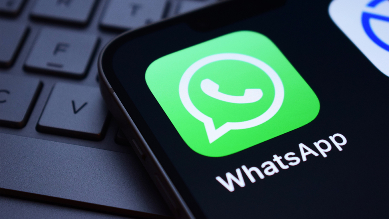 &Upsilon;&pi;ό &alpha;&upsilon;&sigma;&tau;&eta;&rho;ή &epsilon;&pi;&omicron;&pi;&tau;&epsilon;ί&alpha; &alpha;&pi;ό &tau;&eta;&nu; &Epsilon;&Epsilon; &tau;ί&theta;&epsilon;&tau;&alpha;&iota; &tau;&omicron; WhatsApp: &Pi;&omicron;&iota;&omicron;&iota; &kappa;ί&nu;&delta;&upsilon;&nu;&omicron;&iota; &epsilon;&nu;&tau;&omicron;&pi;ί&zeta;&omicron;&nu;&tau;&alpha;&iota; &gamma;&iota;&alpha; &tau;&omicron;&upsilon;&sigmaf; &chi;&rho;ή&sigma;&tau;&epsilon;&sigmaf;