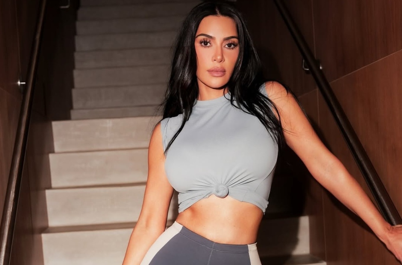 &Kappa;&iota;&mu; &Kappa;&alpha;&rho;&nu;&tau;ά&sigma;&iota;&alpha;&nu;: &Eta; &mu;έ&sigma;&eta;-&delta;&alpha;&chi;&tau;&upsilon;&lambda;ί&delta;&iota; &tau;&eta;&sigmaf; έ&kappa;&lambda;&epsilon;&psi;&epsilon; &tau;&iota;&sigmaf; &epsilon;&nu;&tau;&upsilon;&pi;ώ&sigma;&epsilon;&iota;&sigmaf; - &laquo;&Gamma;&upsilon;&mu;&nu;ά&zeta;&epsilon;&sigma;&alpha;&iota; &sigma;&alpha;&nu; &tau;&rho;&epsilon;&lambda;ή&raquo;