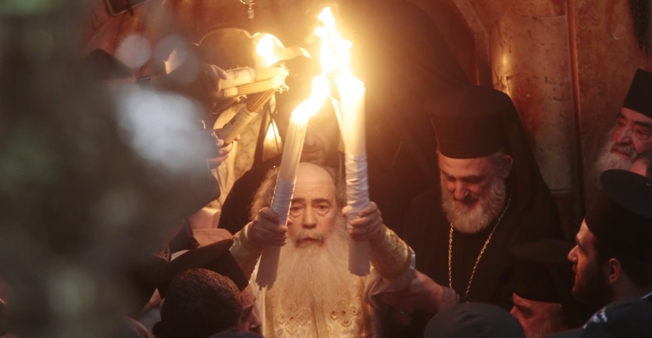 Με τις δέουσες τιμές θα υποδεχθεί η Κύπρος το Άγιο Φώς - Τι ώρα αναμένεται να φθάσει στο νησί