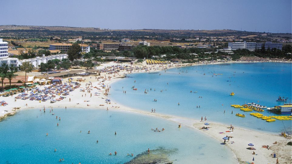 Ώρες αγωνίας: Χάθηκαν τα ίχνη γυναίκας στην Αγία Νάπα - Έφυγε για να πάρει φαγητό και δεν επέστρεψε - Φωτογραφία