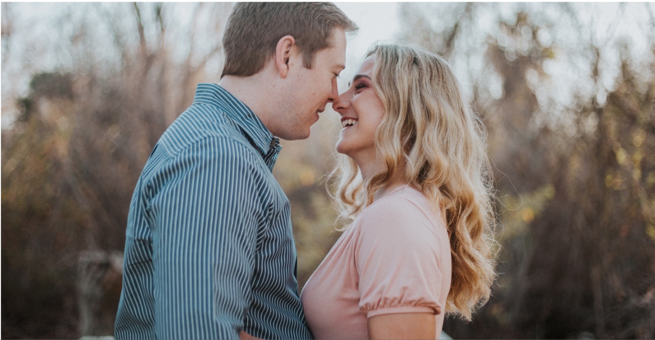 &Sigma;&epsilon;&xi;: &Pi;ό&sigma;&omicron; &sigma;&upsilon;&chi;&nu;ά &kappa;ά&nu;&omicron;&upsilon;&nu; έ&rho;&omega;&tau;&alpha; &omicron;&iota; &pi;&alpha;&nu;&tau;&rho;&epsilon;&mu;έ&nu;&omicron;&iota;;