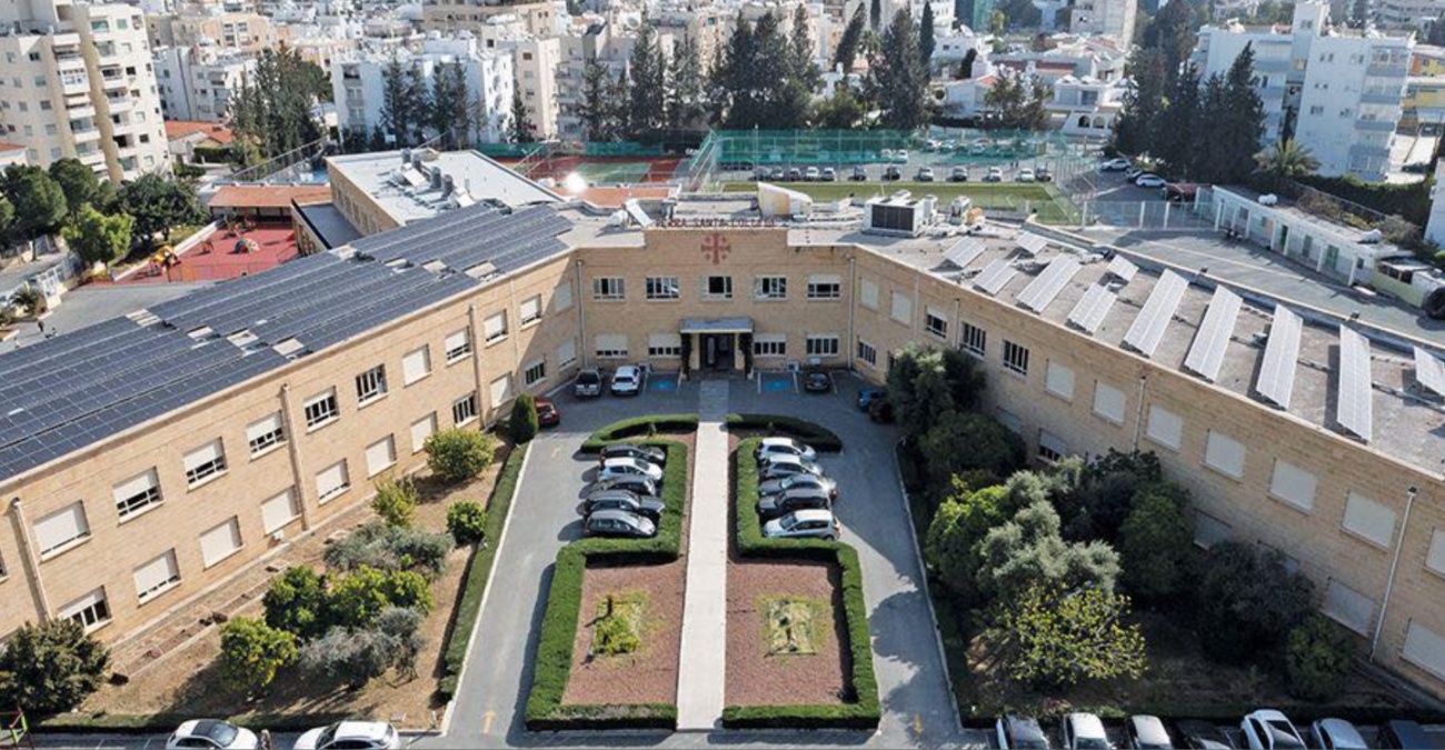 «Καμία σχέση το περιστατικό με τη σχολική κοινότητα» - Τι αναφέρει το σχολείο για τα επεισόδια στην αποφοίτηση