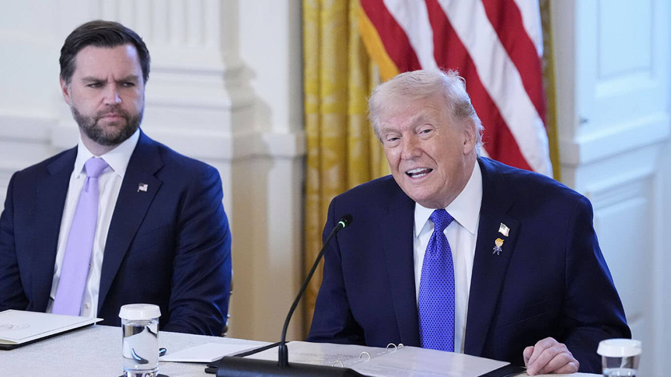 &Tau;&rho;&alpha;&mu;&pi;: &laquo;&Eta; &sigma;&upsilon;&mu;&phi;&omega;&nu;ί&alpha; &mu;&epsilon; &tau;&omicron; &Iota;&rho;ά&nu; &theta;&alpha; &upsilon;&pi;&omicron;&gamma;&rho;&alpha;&phi;&epsilon;ί &sigma;ή&mu;&epsilon;&rho;&alpha; &sigma;&tau;&omicron; &Pi;&alpha;&kappa;&iota;&sigma;&tau;ά&nu;&raquo;