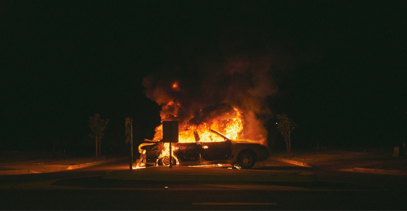 &Sigma;&tau;&iota;&sigmaf; &phi;&lambda;ό&gamma;&epsilon;&sigmaf; ό&chi;&eta;&mu;&alpha; &sigma;&tau;&alpha; &Lambda;&alpha;&tau;&sigma;&iota;ά: &laquo;&Beta;&lambda;έ&pi;&omicron;&upsilon;&nu;&raquo; &pi;&rho;&omicron;&sigma;&omega;&pi;&iota;&kappa;έ&sigmaf; &delta;&iota;&alpha;&phi;&omicron;&rho;έ&sigmaf; &pi;ί&sigma;&omega; &alpha;&pi;ό &tau;&eta;&nu; &epsilon;&mu;&pi;&rho;&eta;&sigma;&tau;&iota;&kappa;ή &epsilon;&pi;ί&theta;&epsilon;&sigma;&eta;