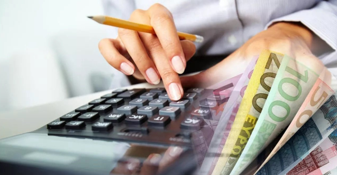 Αυτά είναι τα 6 νομοσχέδια για τη φορολογική μεταρρύθμιση – Κατατέθηκαν στη Βουλή