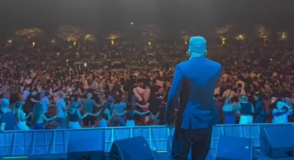 &Pi;&lambda;έ&epsilon;&iota; &sigma;&epsilon; &pi;&epsilon;&lambda;ά&gamma;&eta; &epsilon;&upsilon;&tau;&upsilon;&chi;ί&alpha;&sigmaf; &gamma;&nu;&omega;&sigma;&tau;ό&sigmaf; Έ&lambda;&lambda;&eta;&nu;&alpha;&sigmaf; &tau;&rho;&alpha;&gamma;&omicron;&upsilon;&delta;&iota;&sigma;&tau;ή&sigmaf; - Έ&gamma;&iota;&nu;&epsilon; &pi;&alpha;&pi;&pi;&omicron;ύ&sigmaf; &gamma;&iota;&alpha; &pi;&rho;ώ&tau;&eta; &phi;&omicron;&rho;ά