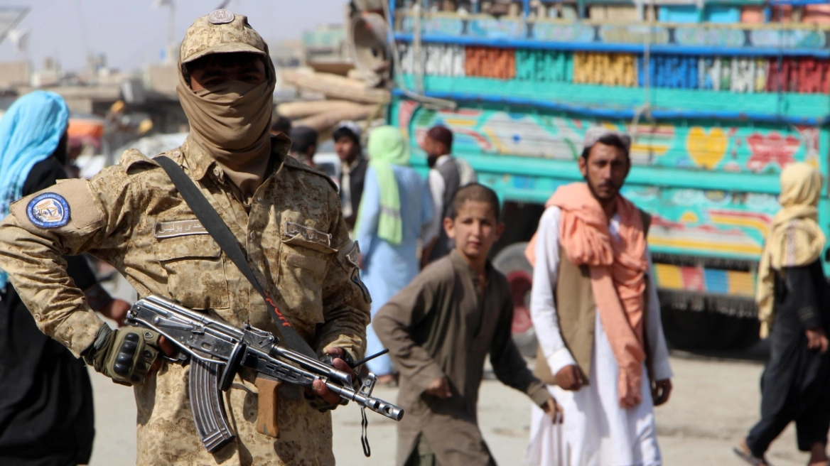 Ανταλλαγή πυρών στα σύνορα Αφγανιστάν και Πακιστάν: Αλληλοκατηγορούνται οι δύο χώρες