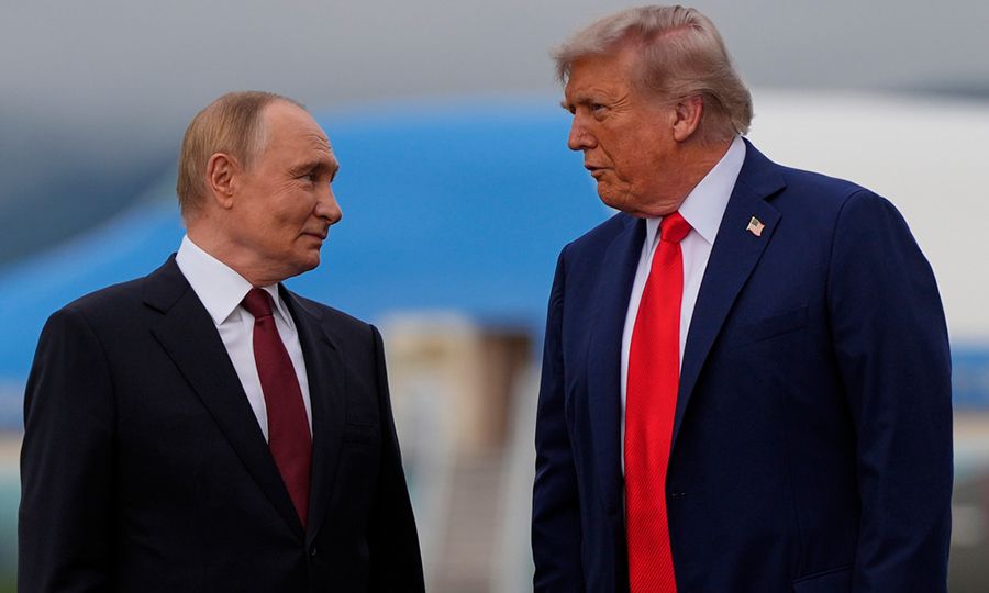 &Tau;&rho;&alpha;&mu;&pi;: &laquo;&Omicron; &Pi;&omicron;ύ&tau;&iota;&nu; &sigma;&upsilon;&mu;&phi;ώ&nu;&eta;&sigma;&epsilon; &sigma;&epsilon; &kappa;&alpha;&tau;ά&pi;&alpha;&upsilon;&sigma;&eta; &tau;&omicron;&upsilon; &pi;&upsilon;&rho;ό&sigmaf; &gamma;&iota;&alpha; &mu;&iota;&alpha; &epsilon;&beta;&delta;&omicron;&mu;ά&delta;&alpha;&raquo;