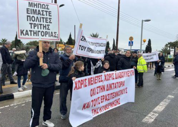 &Sigma;&tau;&omicron;&upsilon;&sigmaf; &delta;&rho;ό&mu;&omicron;&upsilon;&sigmaf; &omicron;&iota; &kappa;ά&tau;&omicron;&iota;&kappa;&omicron;&iota; &sigma;&tau;&omicron;&nu; &Mu;&alpha;&zeta;&omega;&tau;ό - &laquo;&Phi;&omega;&nu;ά&zeta;&omicron;&upsilon;&nu;&raquo; &gamma;&iota;&alpha; &tau;&omicron;&pi;&omicron;&theta;έ&tau;&eta;&sigma;&eta; &kappa;&iota;&nu;&eta;&tau;ή&sigmaf; &mu;&omicron;&nu;ά&delta;&alpha;&sigmaf; &alpha;&phi;&alpha;&lambda;ά&tau;&omega;&sigma;&eta;&sigmaf;