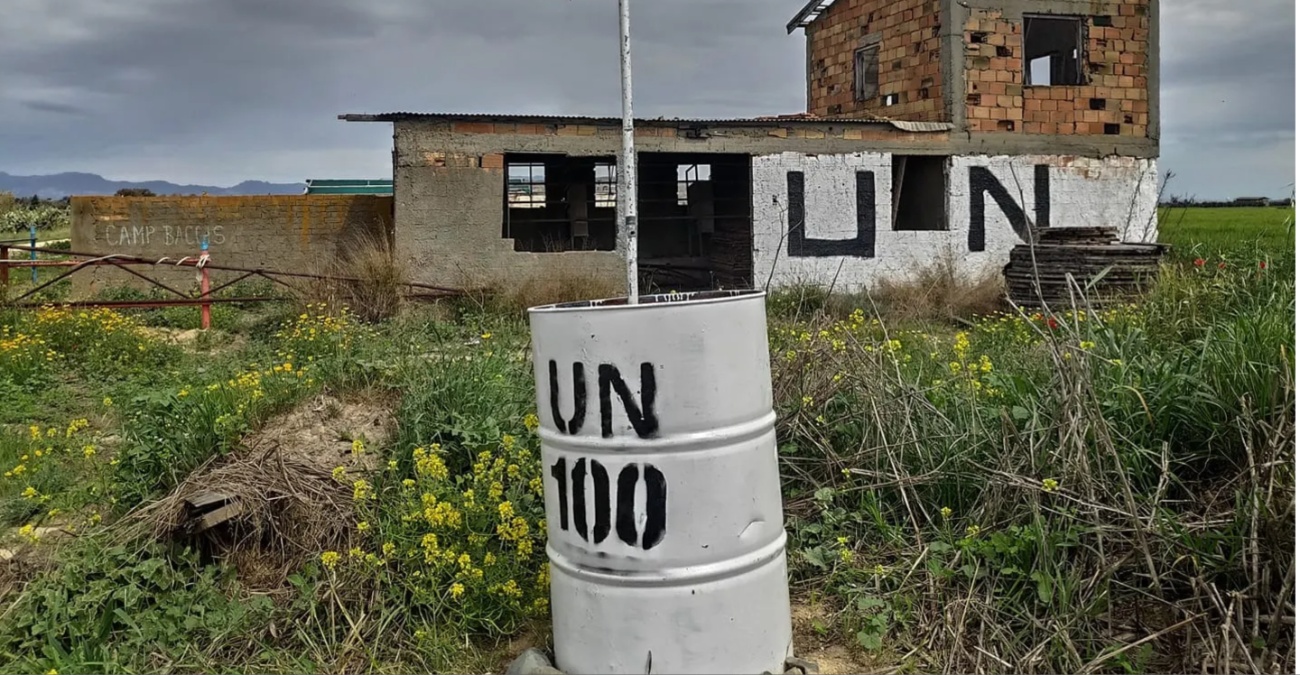 &Sigma;&epsilon; &tau;&epsilon;&nu;&tau;&omega;&mu;έ&nu;&omicron; &sigma;&chi;&omicron;&iota;&nu;ί &eta; &Lambda;&epsilon;&upsilon;&kappa;&omega;&sigma;ί&alpha;: &Eta; &omicron;&rho;&gamma;&iota;&sigma;&mu;έ&nu;&eta; &alpha;&nu;&tau;ί&delta;&rho;&alpha;&sigma;&eta; &tau;&eta;&sigmaf; Ά&gamma;&kappa;&upsilon;&rho;&alpha;&sigmaf; &gamma;&iota;&alpha; &tau;&alpha; &epsilon;&pi;&epsilon;&iota;&sigma;ό&delta;&iota;&alpha; &sigma;&tau;&eta; &Nu;&epsilon;&kappa;&rho;ή &Zeta;ώ&nu;&eta;