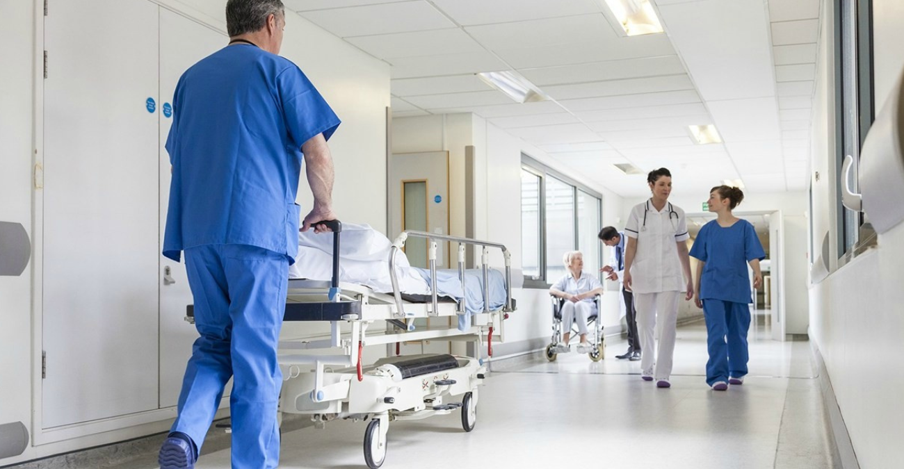 &Sigma;&upsilon;&nu;&alpha;&gamma;&epsilon;&rho;&mu;ό&sigmaf; &sigma;&tau;&eta;&nu; &Upsilon;&gamma;&epsilon;ί&alpha;: &Kappa;ό&beta;&omicron;&nu;&tau;&alpha;&iota; 24 &theta;έ&sigma;&epsilon;&iota;&sigmaf; &gamma;&iota;&alpha;&tau;&rho;ώ&nu; - &laquo;&Alpha;&pi;&omicron;&delta;&upsilon;&nu;&alpha;&mu;ώ&nu;&omicron;&upsilon;&nu; &tau;&alpha; &nu;&omicron;&sigma;&omicron;&kappa;&omicron;&mu;&epsilon;ί&alpha;&raquo;