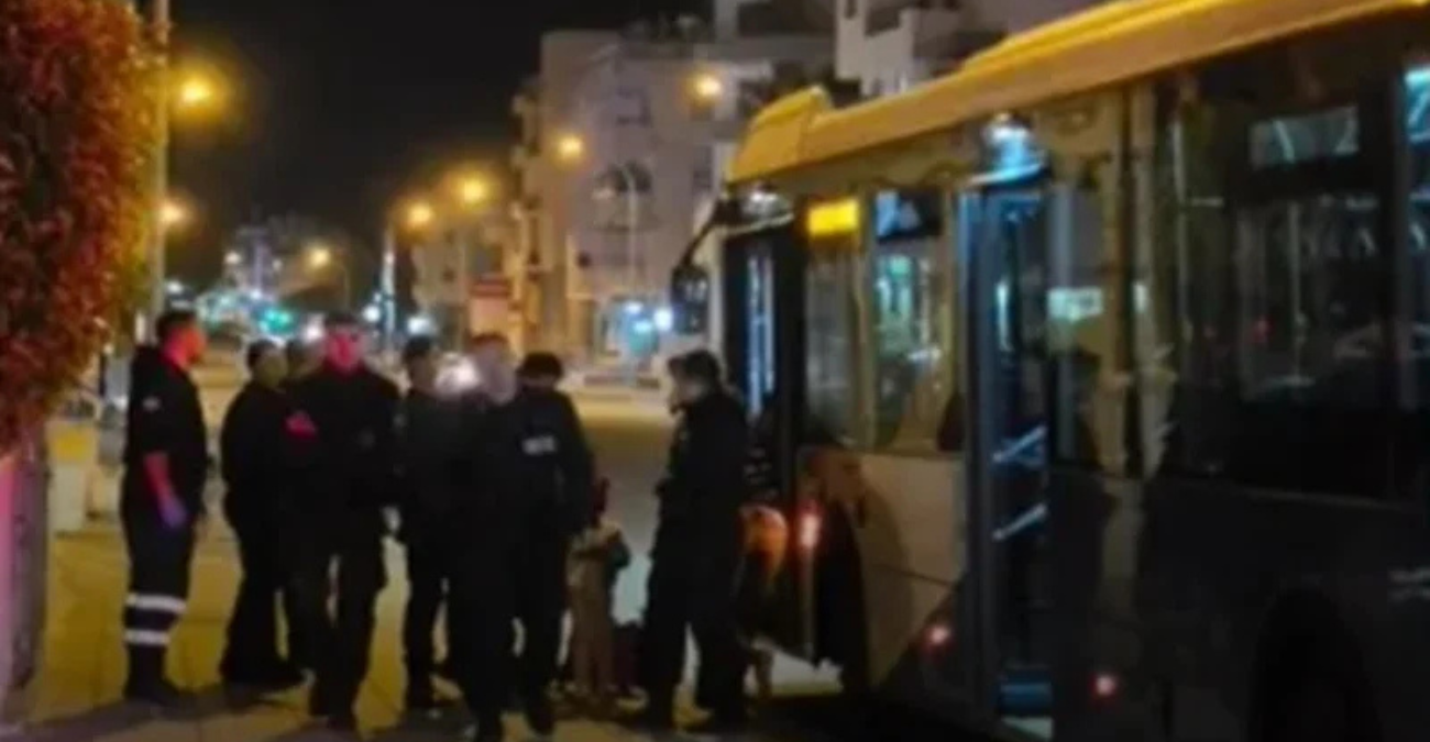 Ά&gamma;&rho;&iota;&alpha; &epsilon;&pi;ί&theta;&epsilon;&sigma;&eta; &sigma;&epsilon; &omicron;&delta;&eta;&gamma;ό &lambda;&epsilon;&omega;&phi;&omicron;&rho;&epsilon;ί&omicron;&upsilon;: &Tau;&omicron;&nu; &delta;ά&gamma;&kappa;&omega;&sigma;&epsilon; &sigma;&tau;&omicron; &kappa;&epsilon;&phi;ά&lambda;&iota; - &Sigma;&tau;&omicron; &sigma;&pi;ί&tau;&iota; &mu;&epsilon; &tau;&rho;&alpha;ύ&mu;&alpha;&tau;&alpha; - &laquo;&Alpha;&nu;ά&sigma;&tau;&alpha;&tau;&omicron;&iota;&raquo; &omicron;&iota; &sigma;&upsilon;&nu;ά&delta;&epsilon;&lambda;&phi;&omicron;ί &tau;&omicron;&upsilon;, έ&rho;&chi;&omicron;&nu;&tau;&alpha;&iota; &mu;έ&tau;&rho;&alpha;!