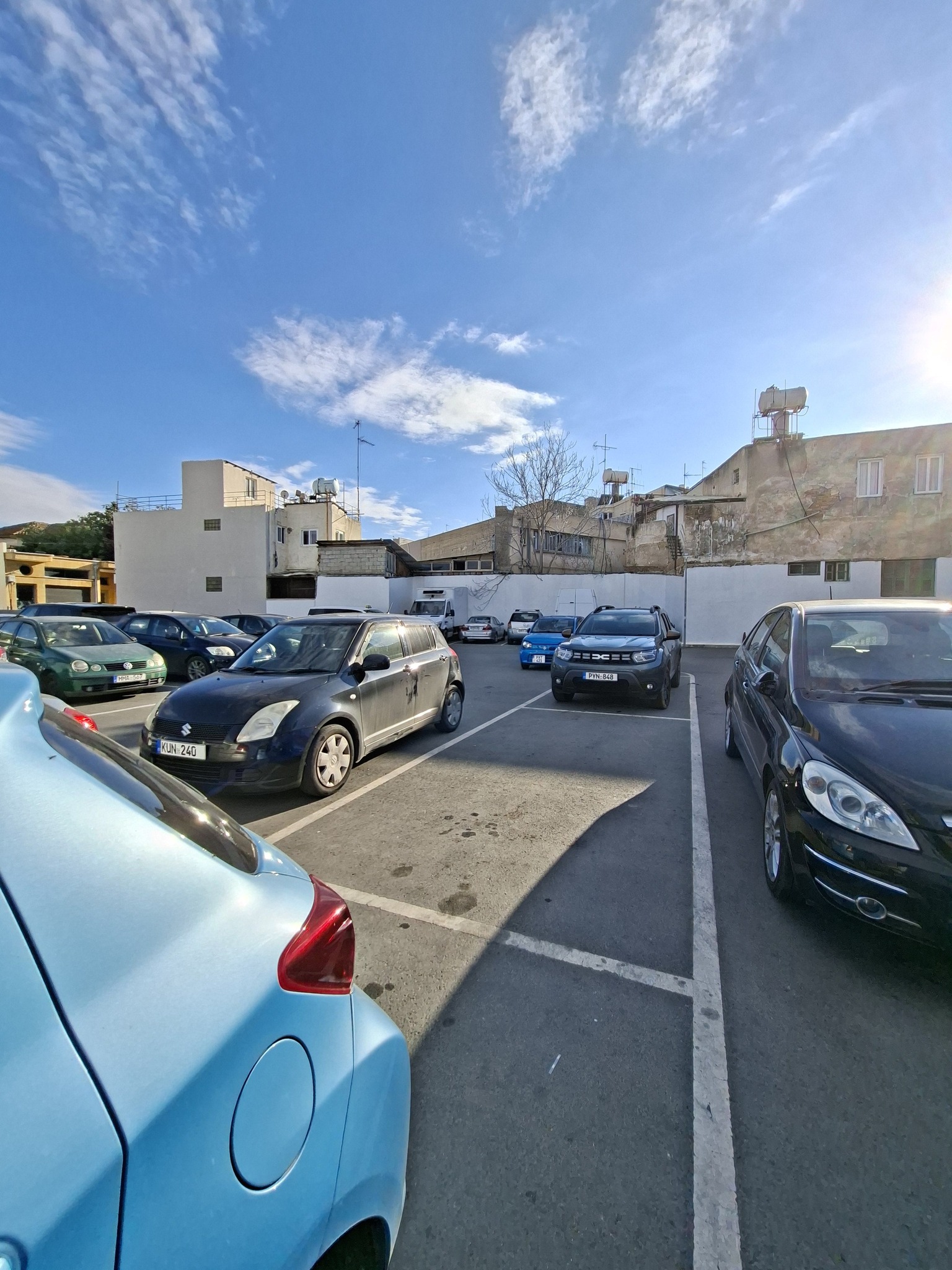 Δεν θα πιστέψετε που αποφάσισε να σταθμεύσει οδηγός – Δείτε την viral φωτογραφία